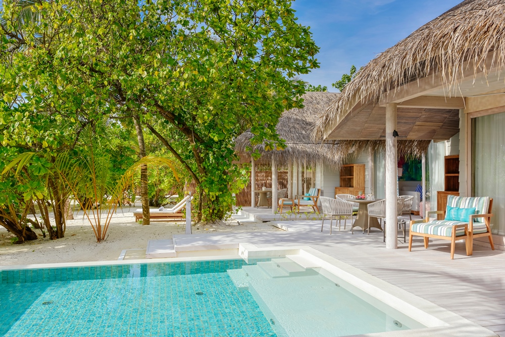 content/hotel/Kanuhura/Accommondation/Grand Beach Pool Villa Sunset/Kanuhura-Acc-GrandBeachPoolVilla-02.jpg